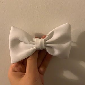 Cute white bow!!